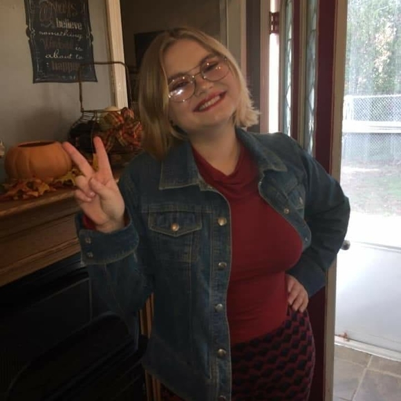 Meet your Posher, Rachel - Picture 1 of 1